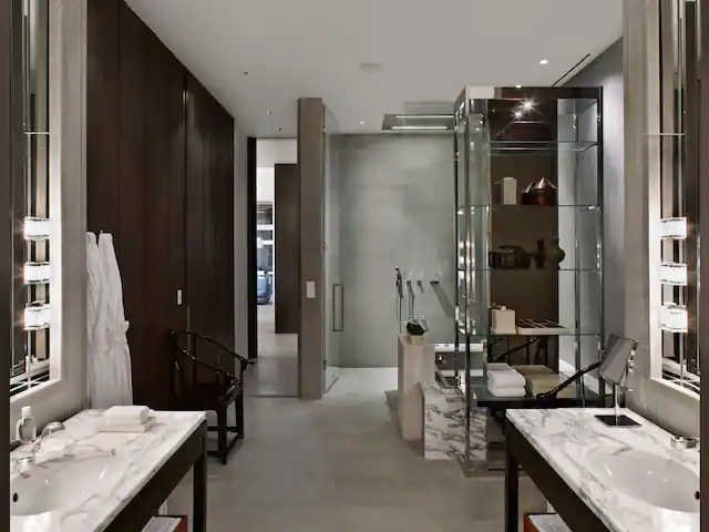 Chairman Suite Bathroom